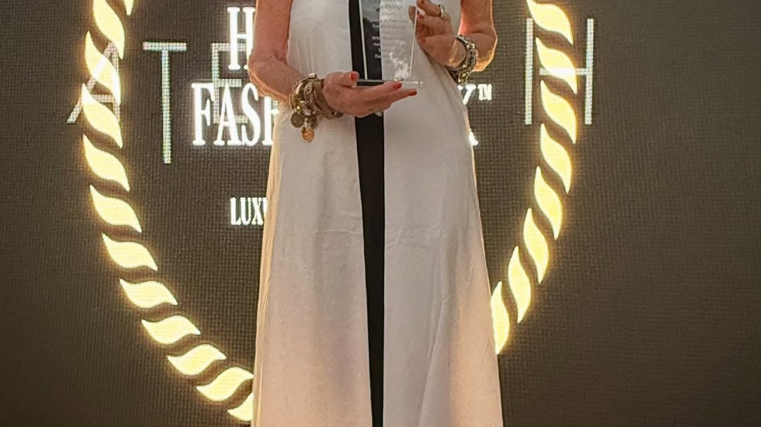 Sue Phillips Honored with the Fragrance Icon Award at Hamptons Fashion Week