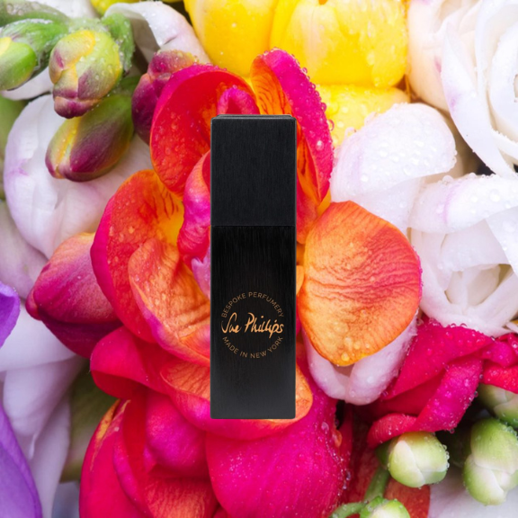 Gentle Floral Perfume - 20ml-black-gold